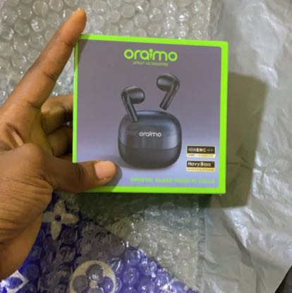 oraimo Riff 2 4-mic ENC Clear in Calls 30-hour Playtime App True ...