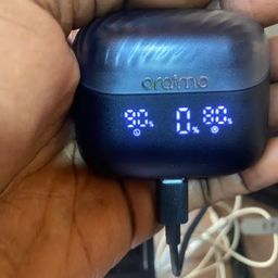 Airbuds and case not charging