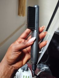 the straightener brush is giving 10/10