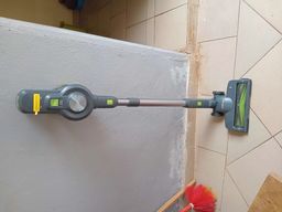 Adieu à la poussière et aux miettes