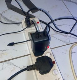 fast charges and controls heat well.