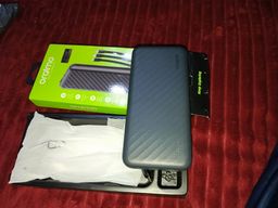 charges my 33W phone very quickly tbh