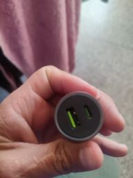 très bon chargeur pour voiture