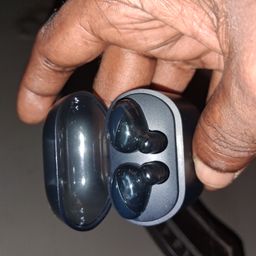 ওয়ারলেস হেডফোন