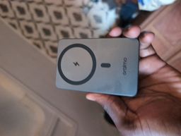 Le oraimo MagPower 15 10000mAh 38.5W Wireless and Wired Power Bank est un excellent choix