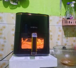 Fritadeira Inteligente a Ar SmartAirFryer 1500W com Visor de Cozimento.